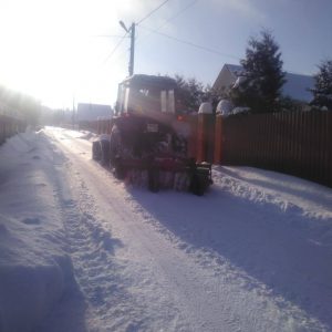Чистка дорог СНТ от снега перед Новогодними праздниками